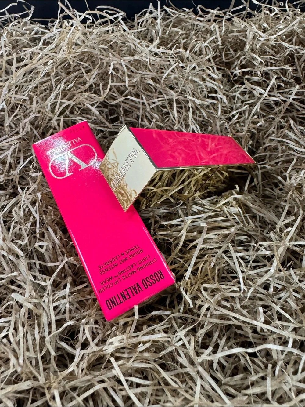 ROSSO VALENTINO MATTE LIPSTICK - 111A UNDRESSED VELVET - NUDE
